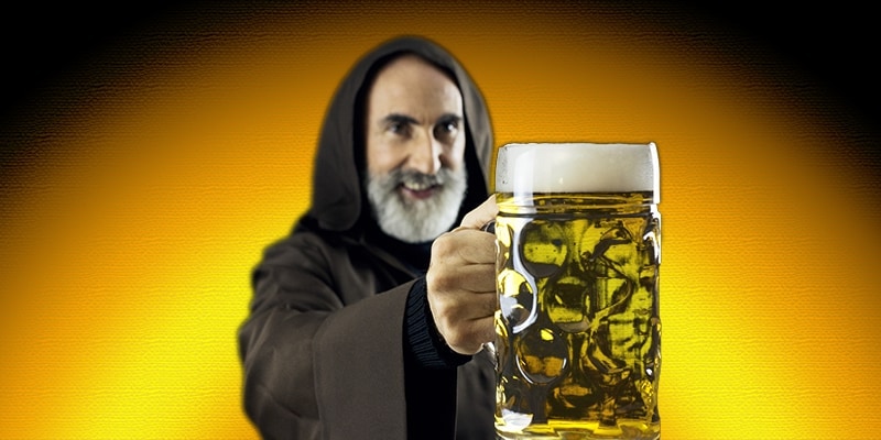 monaco che brinda con birre di pasqua