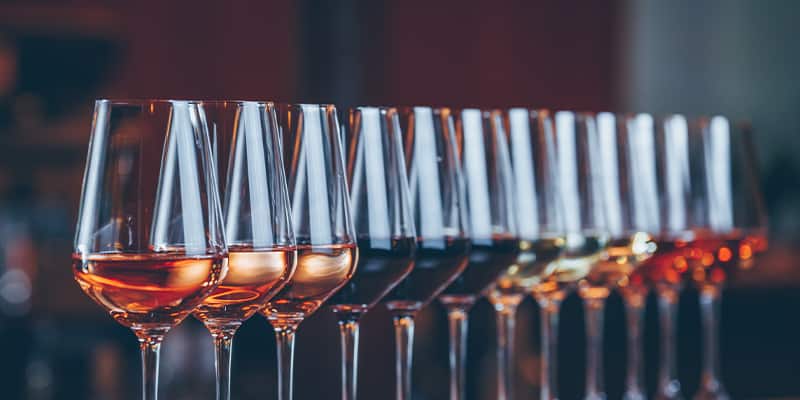 Bicchieri di vetro per degustare il vino